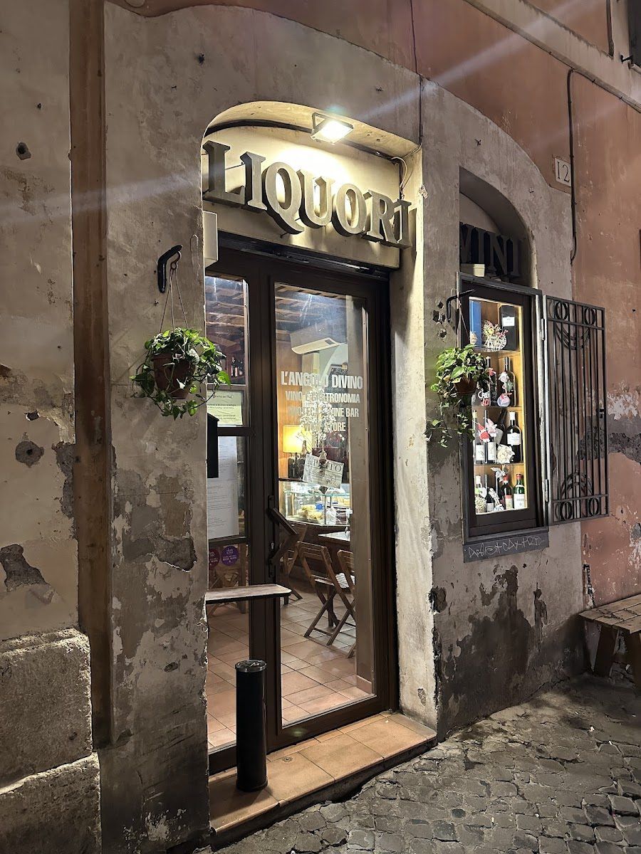 L'Angolo Divino Campo de' Fiori atmosphere