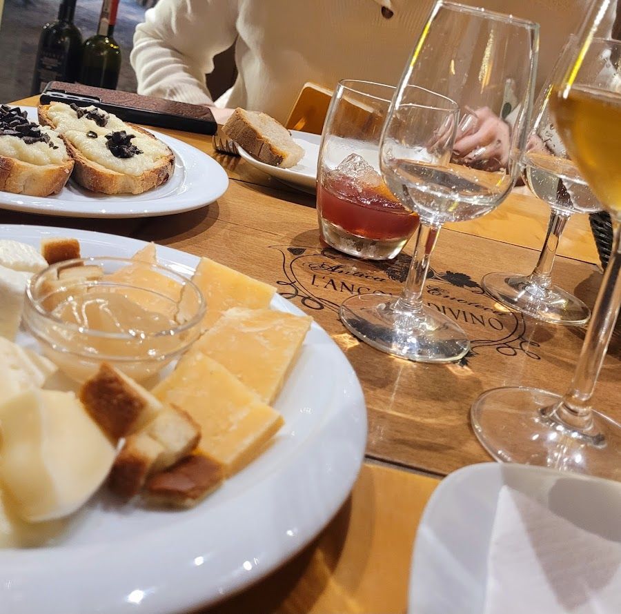 L'Angolo Divino bar service