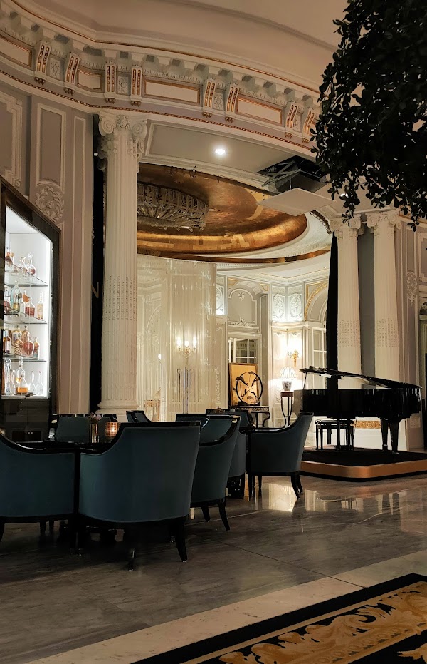 Lumen Cocktail Lounge in Rome