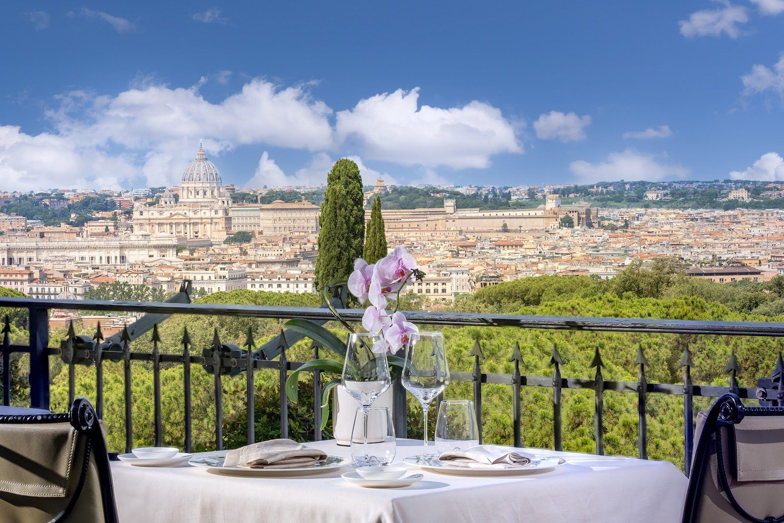 Mirabelle at Hotel Splendide Royal Rome bar interior