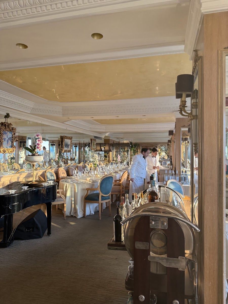Mirabelle at Hotel Splendide Royal Via Veneto atmosphere