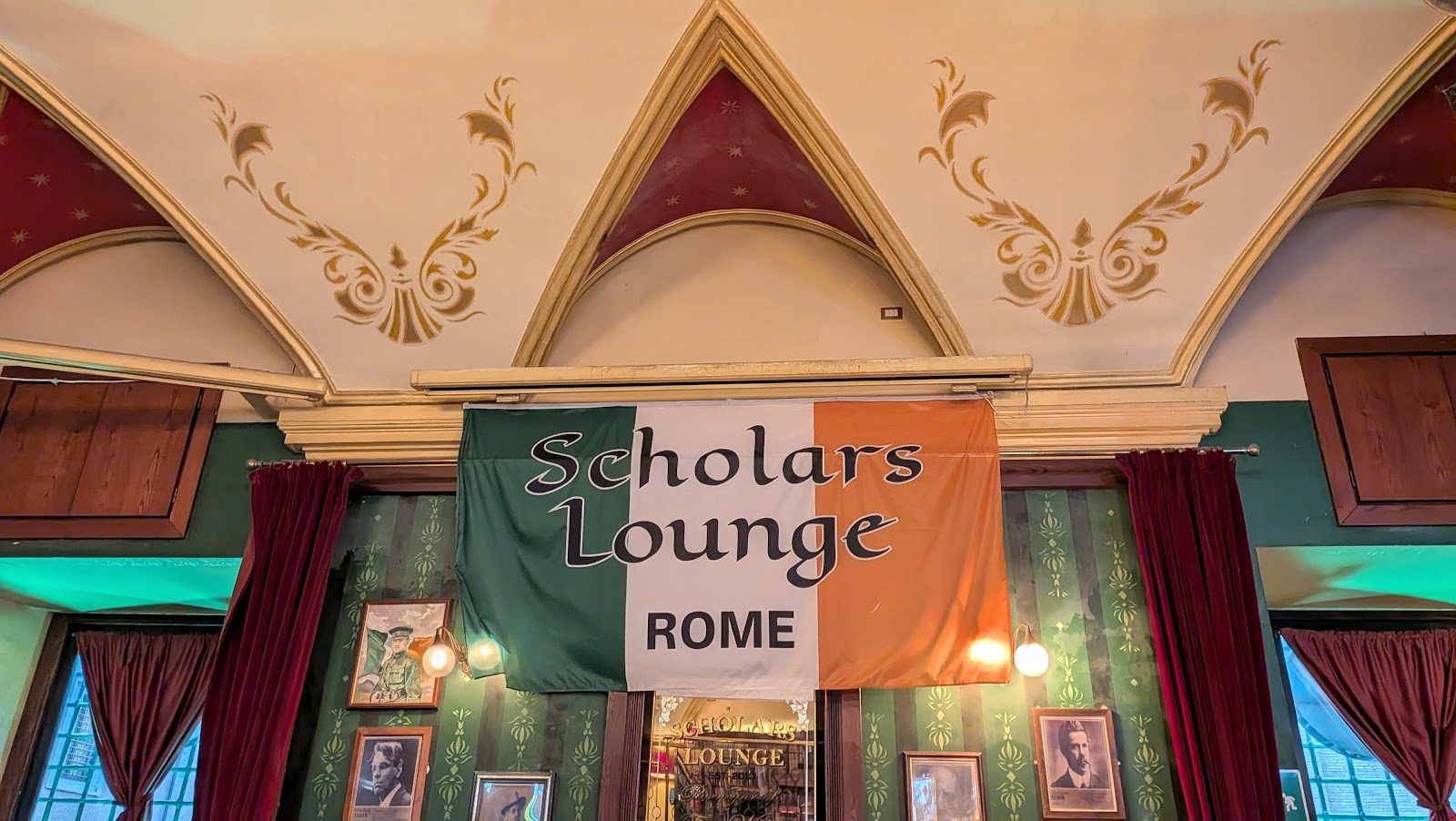 Scholars Lounge Irish Pub Rome bar interior