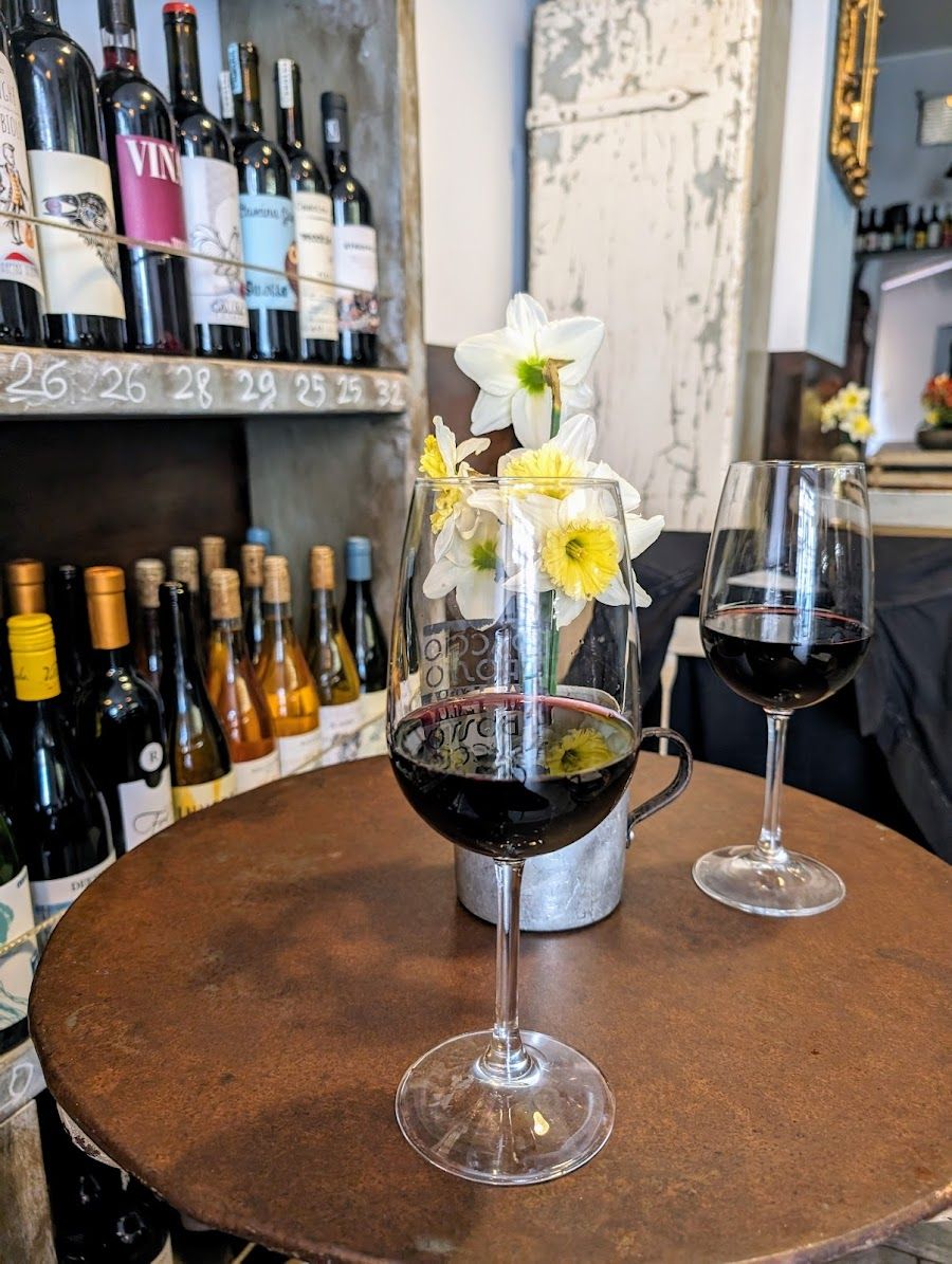 Spaccio de Vino bar service