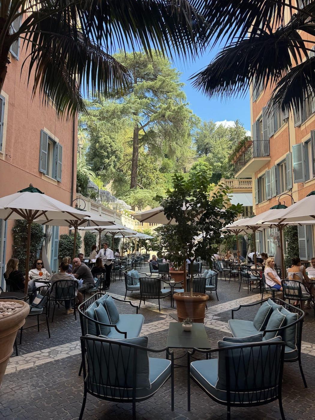 Stravinskij Bar, Rome
