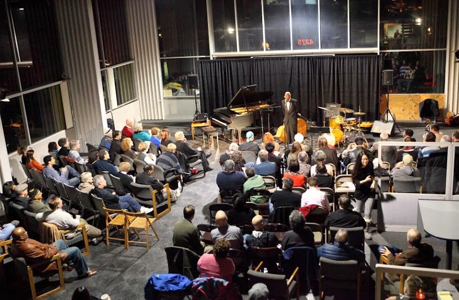 Dizzy's live jazz listening room, Bay Park San Diego