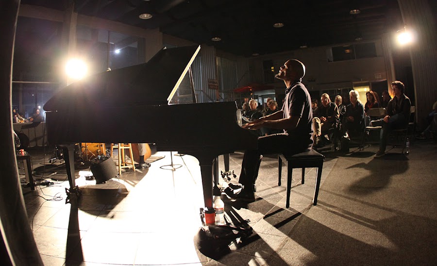 Dizzy's live jazz listening room, Bay Park San Diego