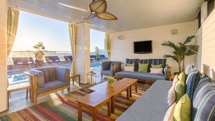 Rooftop600 at Andaz San Diego bar service