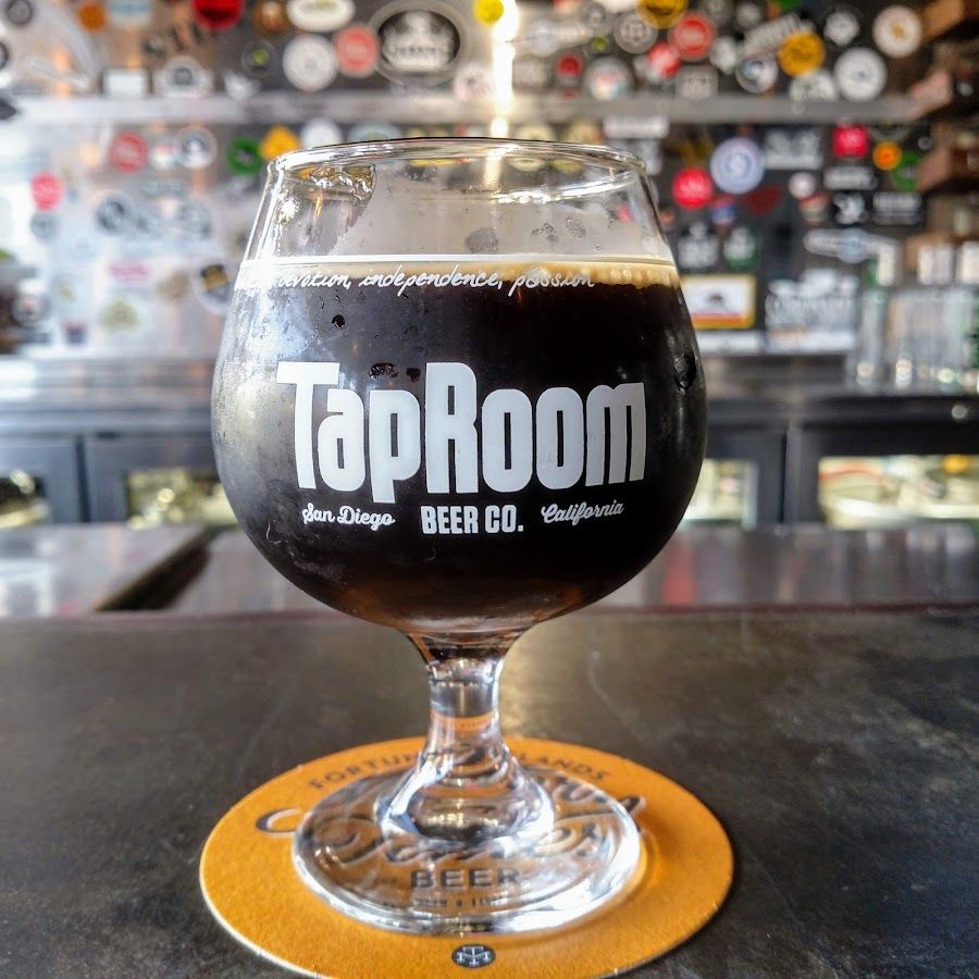 Tap Room Pacific Beach atmosphere