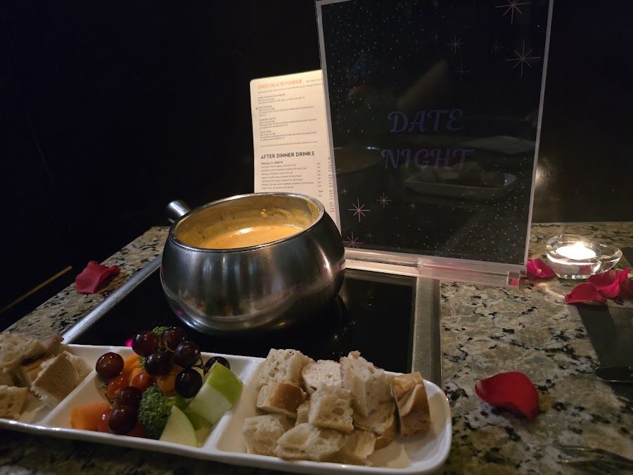 The Melting Pot Bar Gaslamp atmosphere