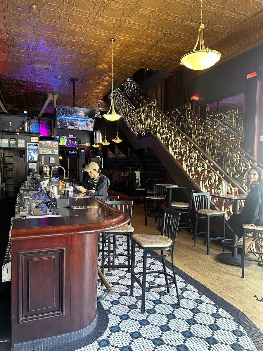 The Tipsy Crow bar service