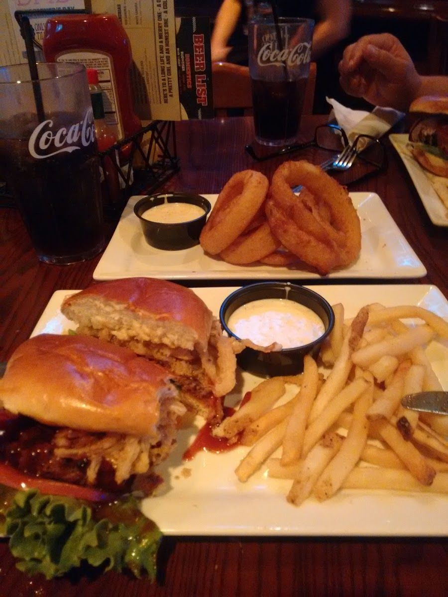 Tilted Kilt Pub Mission Valley bar service