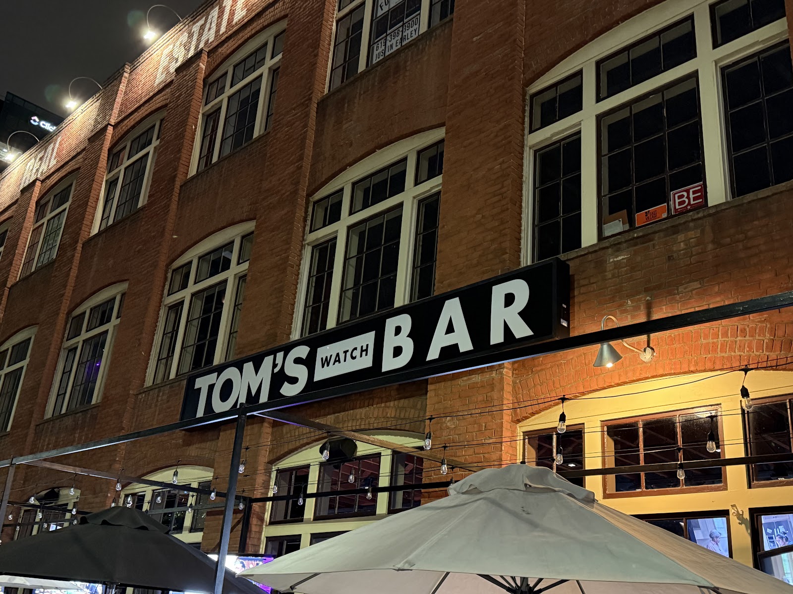 Tom's Watch Bar