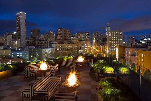 The View Lounge at Marriott Marquis San Francisco