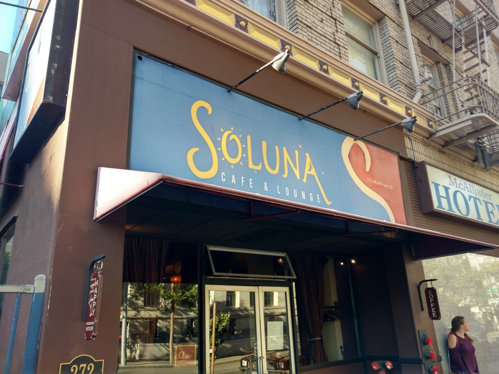 Soluna Cafe & Lounge San Francisco bar interior