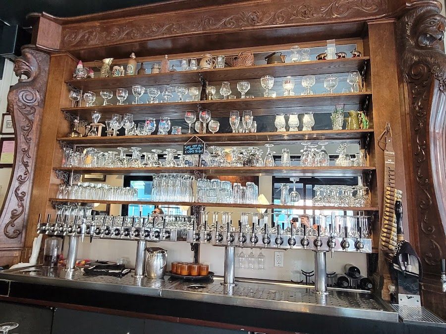The Monk's Kettle bar service