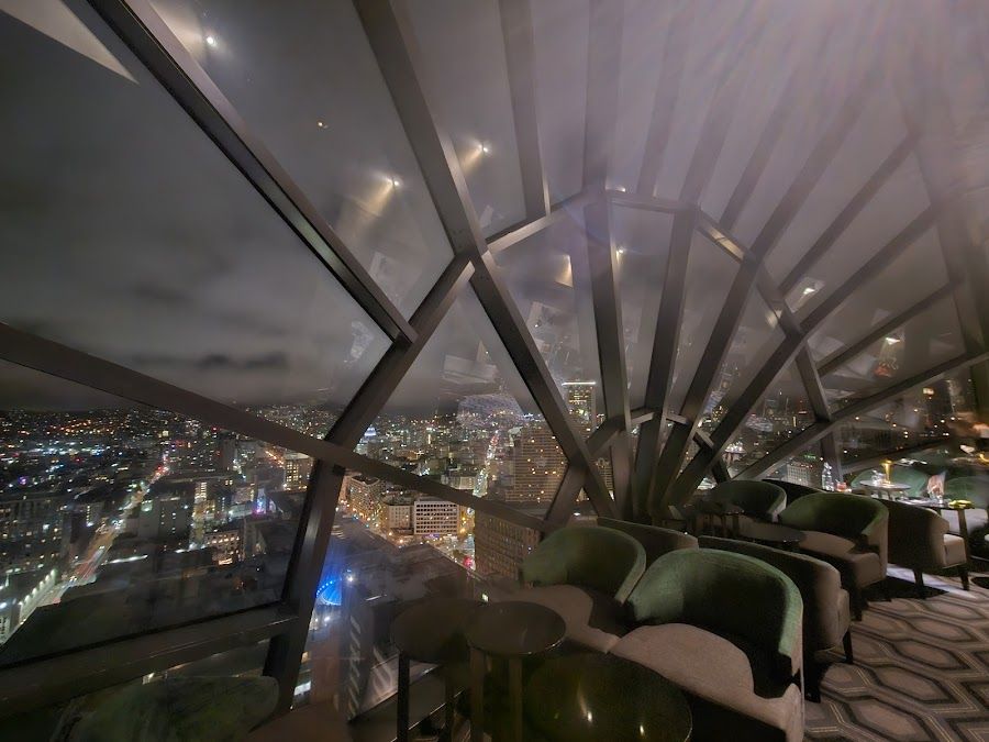 The View Lounge at Marriott Marquis bar service