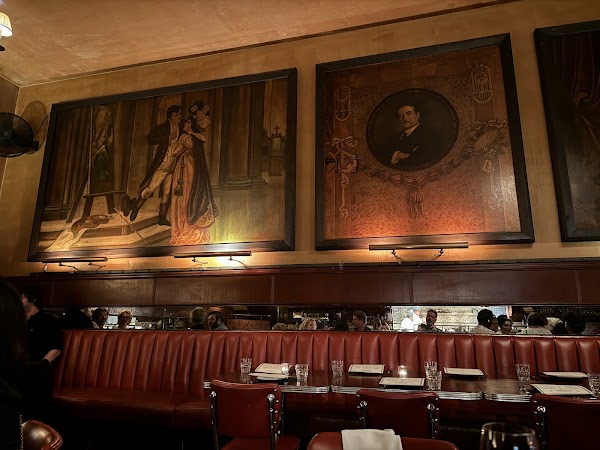 Li Po Cocktail Lounge