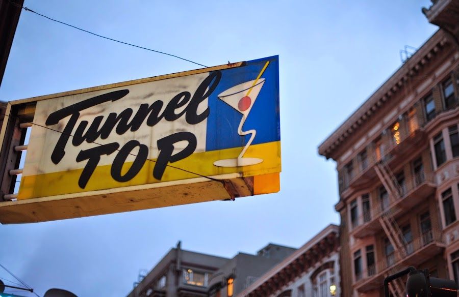 Tunnel Top FiDi atmosphere