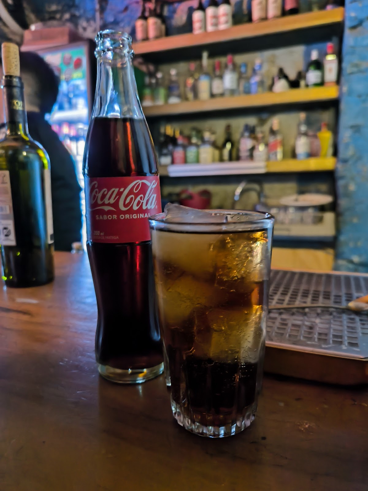 Bar de René style: old bar room