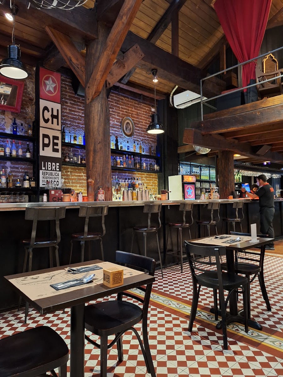 Chipe Libre, Santiago