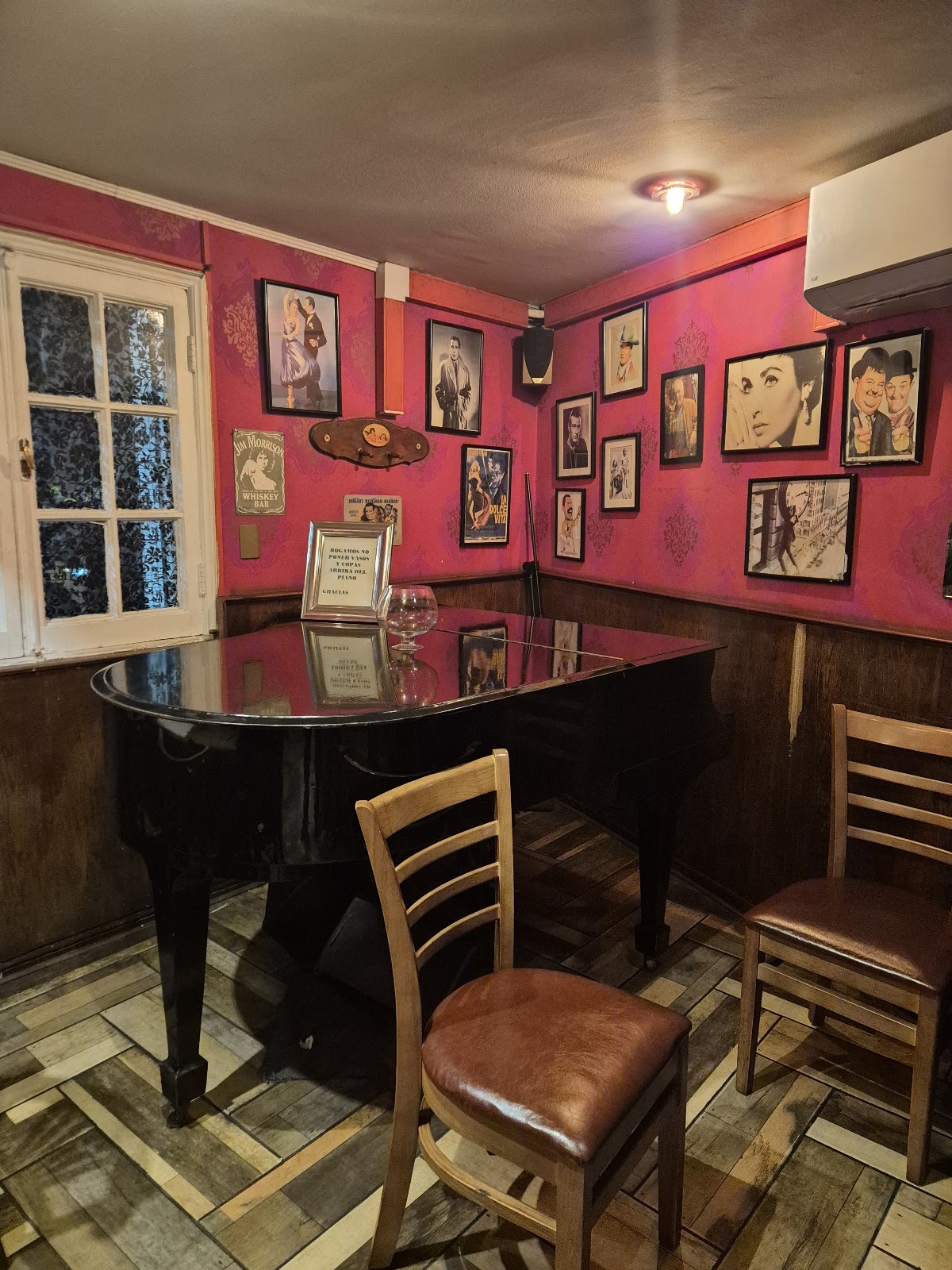 Bar Don Rodrigo, Santiago