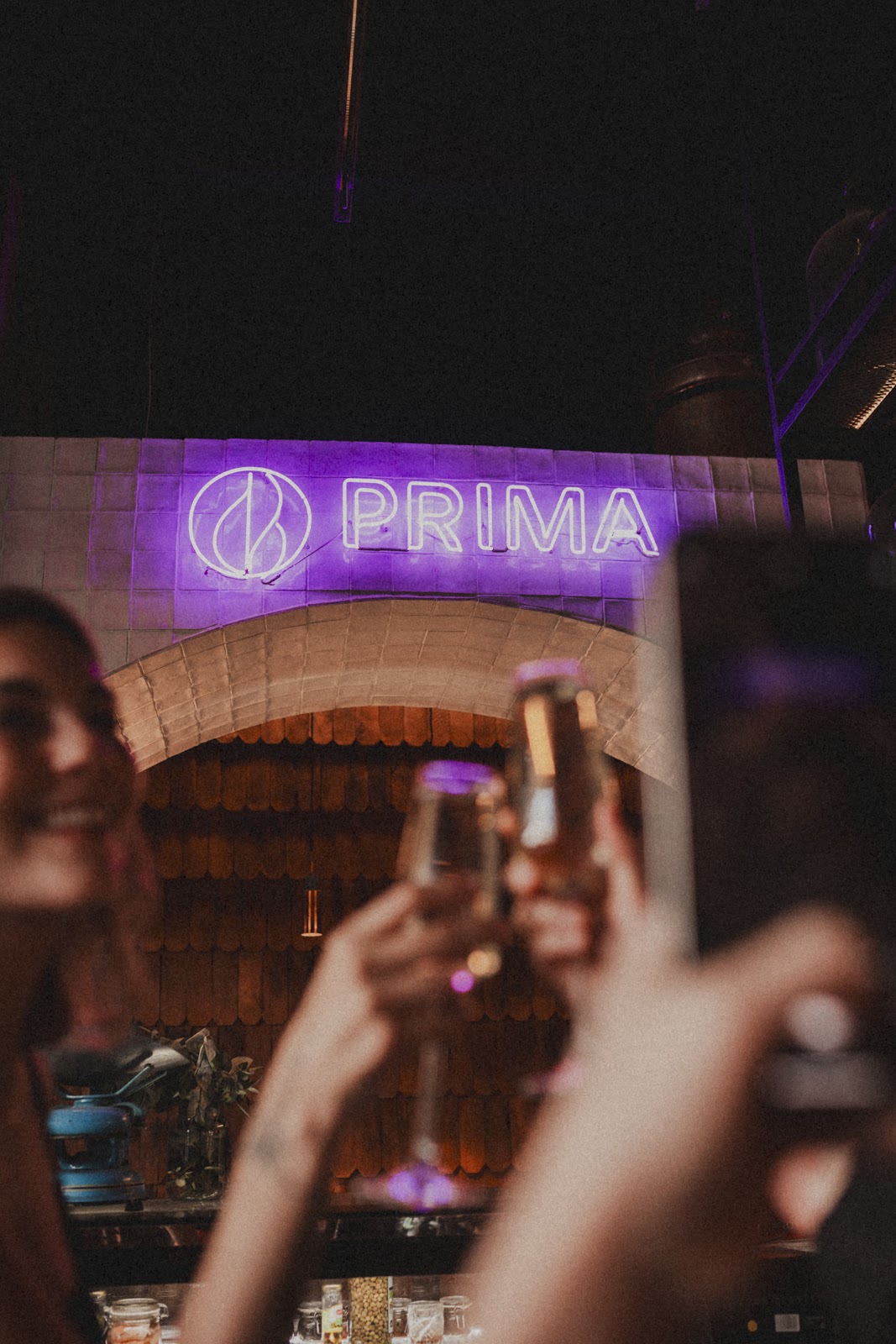 Prima Bar style: drink served at the bar