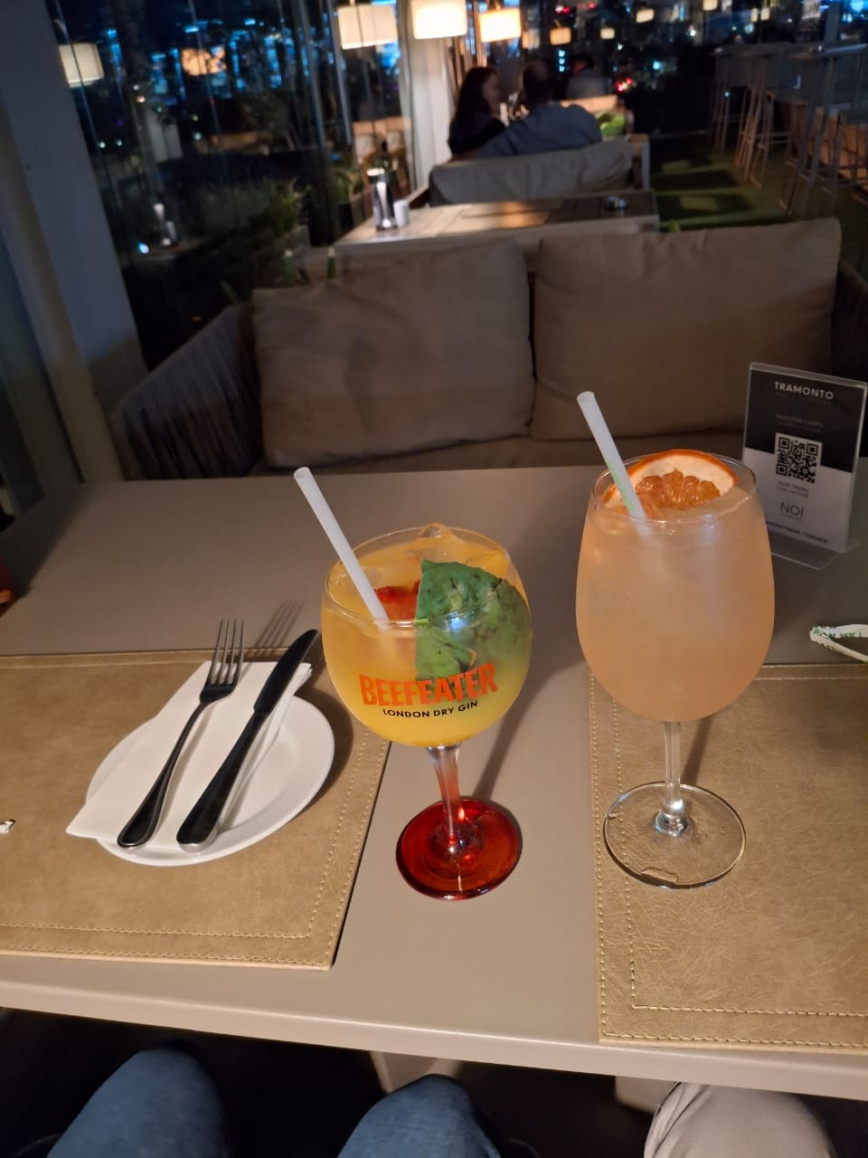 Tramonto Bar & Terraza bar shelf