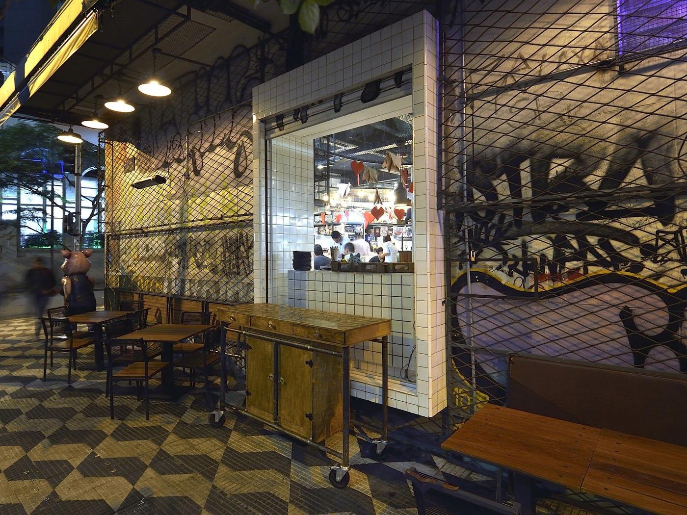 Ze Noiz Sao Paulo bar interior