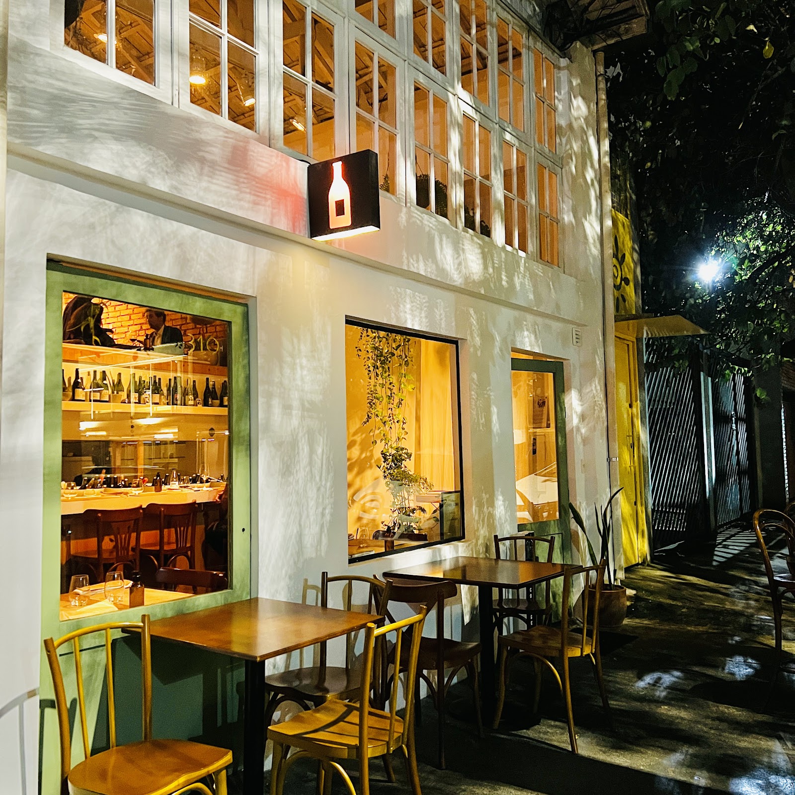 Clos Wine Bar in Vila Madalena