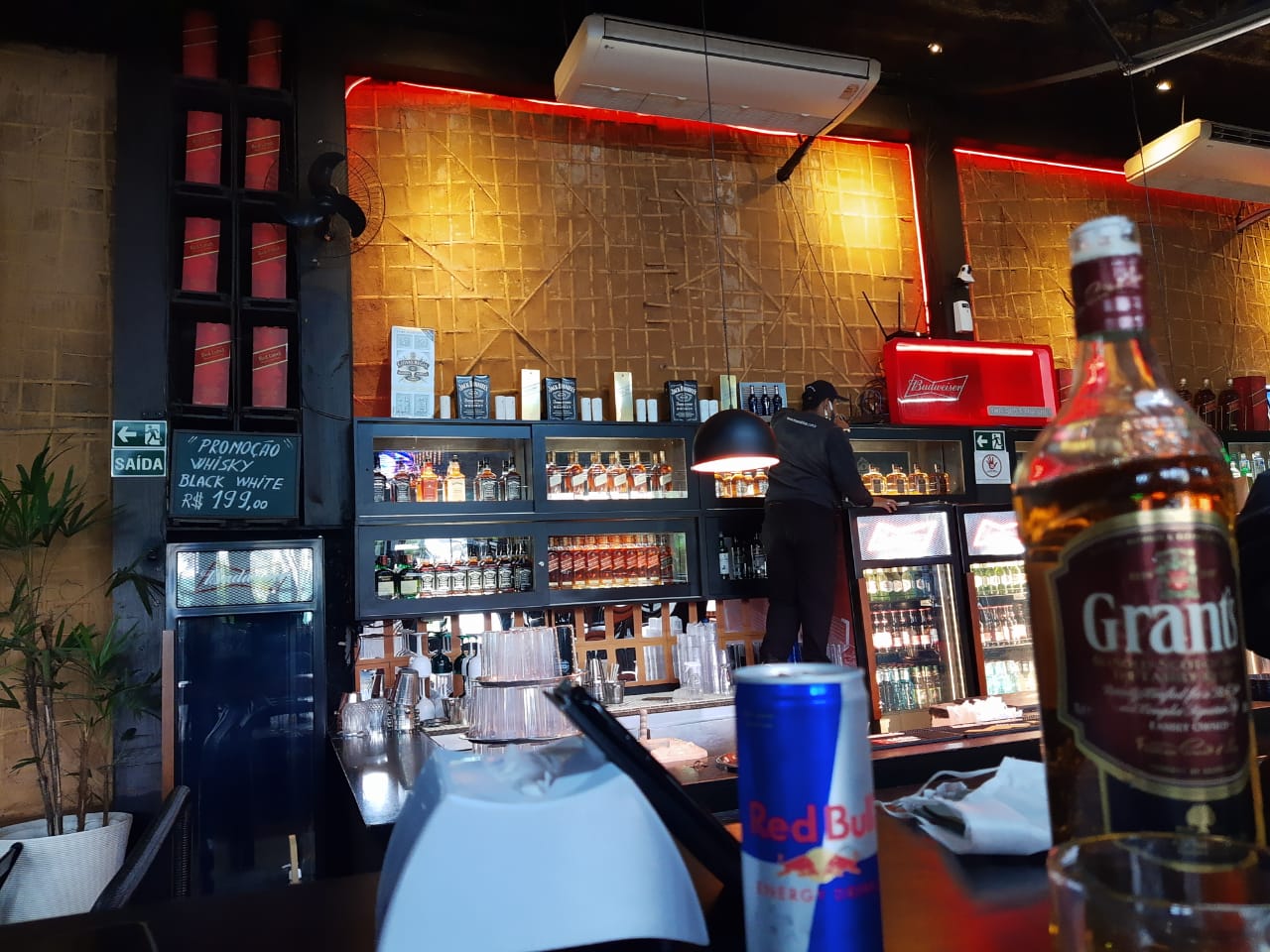 Maevva Bar live music floor, Itaim Bibi Sao Paulo
