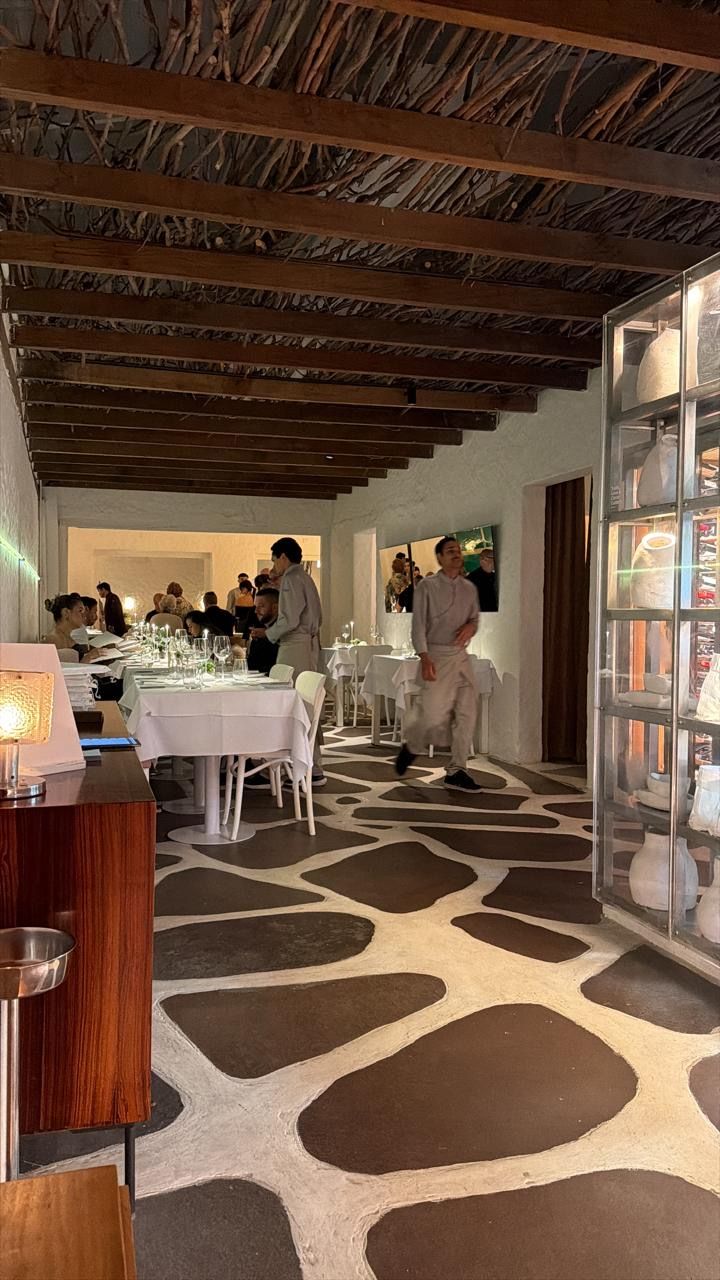 Mani Bar bar service