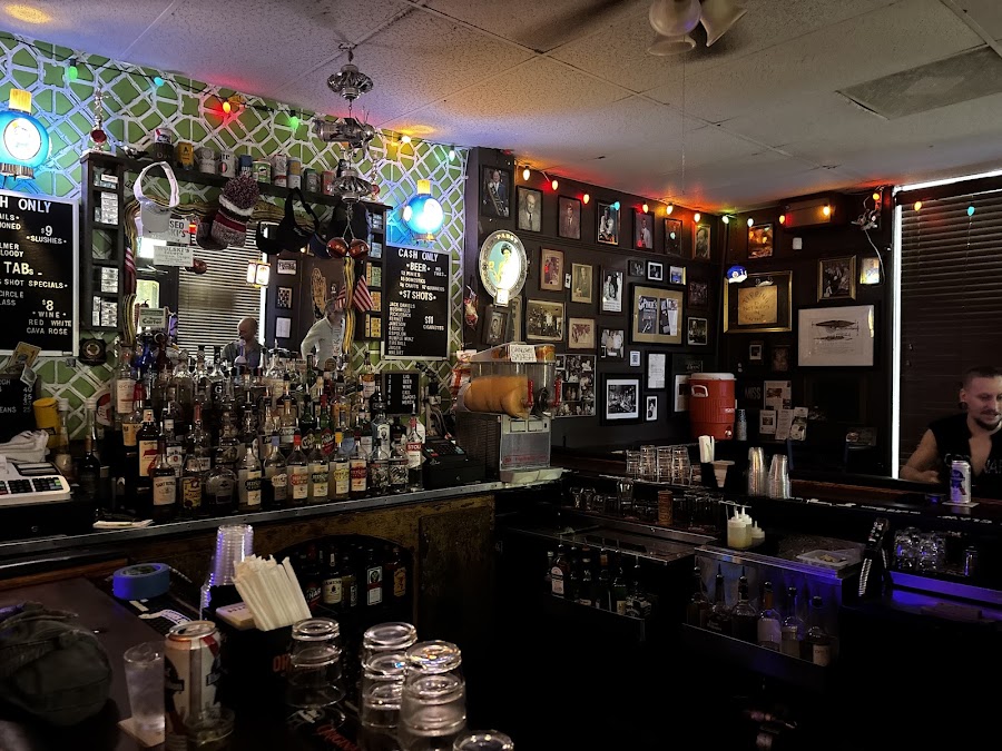 The Original Pinkie Master's, Savannah