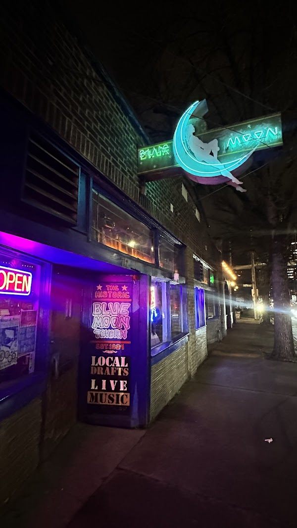 Linda's Tavern in Seattle