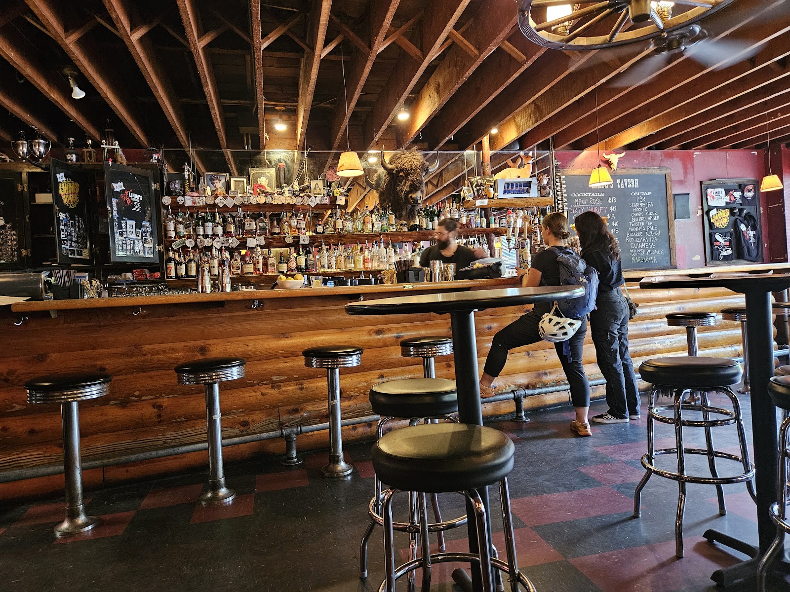 Linda's Tavern interior