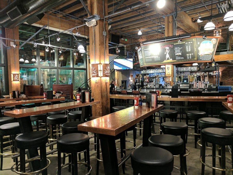 Pyramid Alehouse Seattle interior
