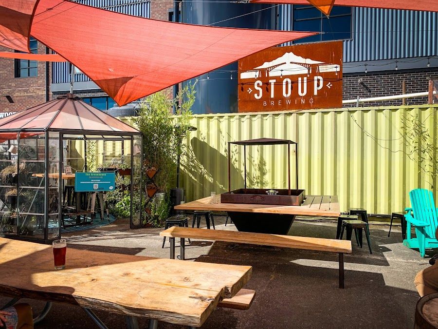 Stoup Brewing bar service