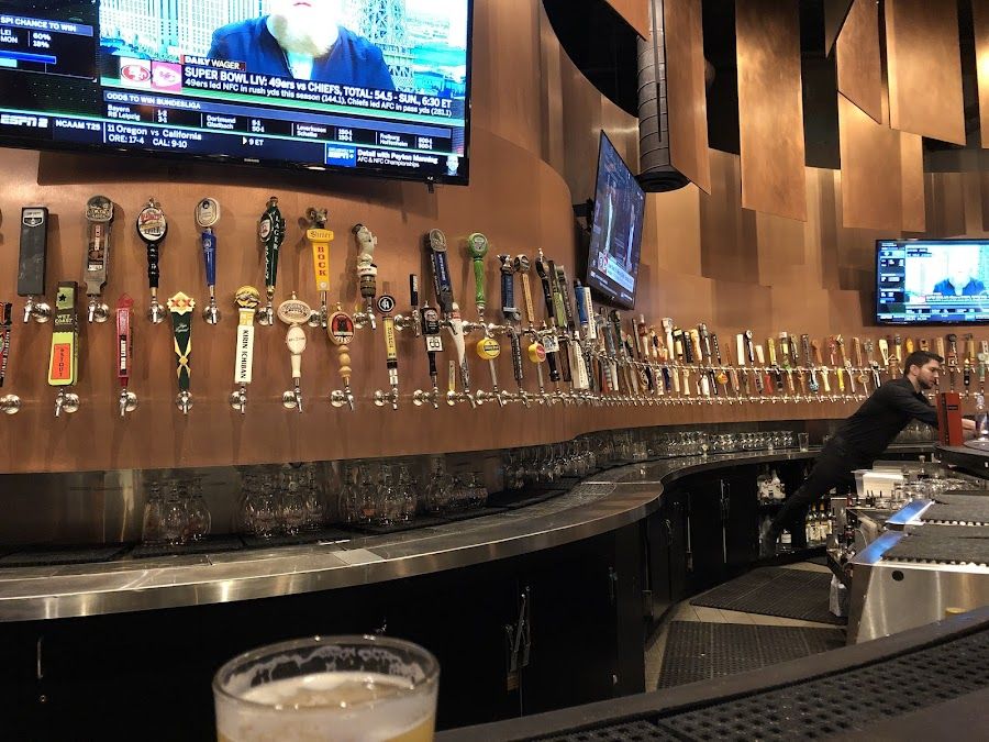 Tap House Grill Belltown atmosphere