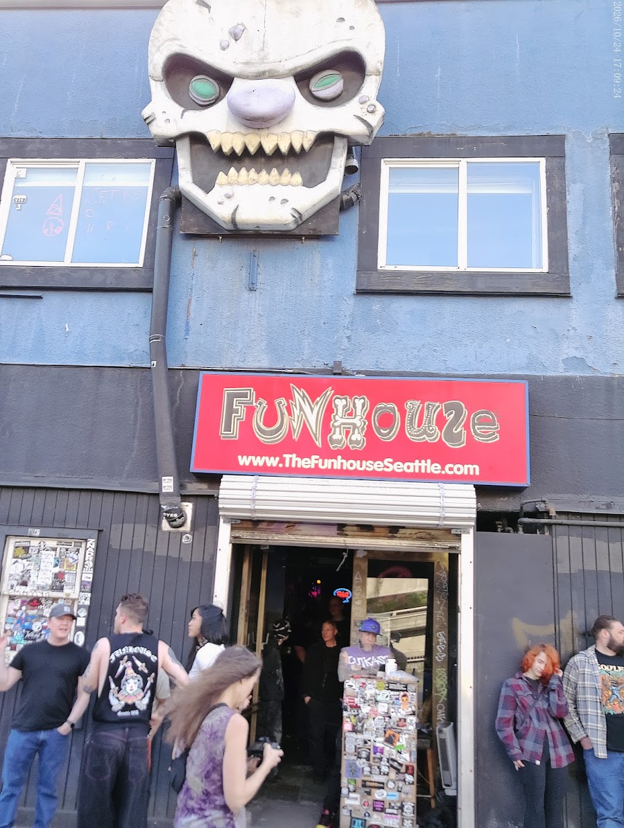 The Funhouse stage and crowd
