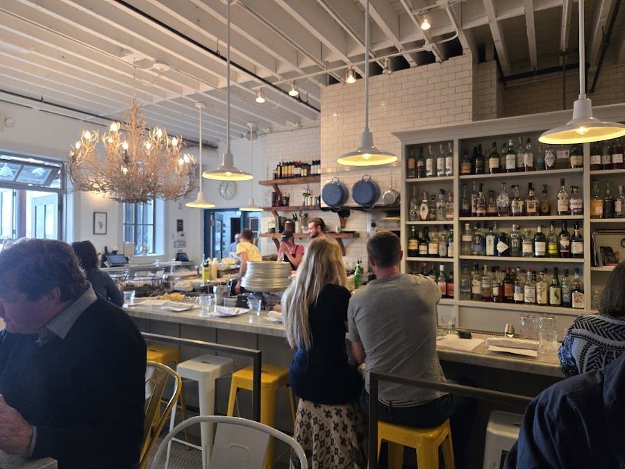 The Walrus and the Carpenter Bar bar service