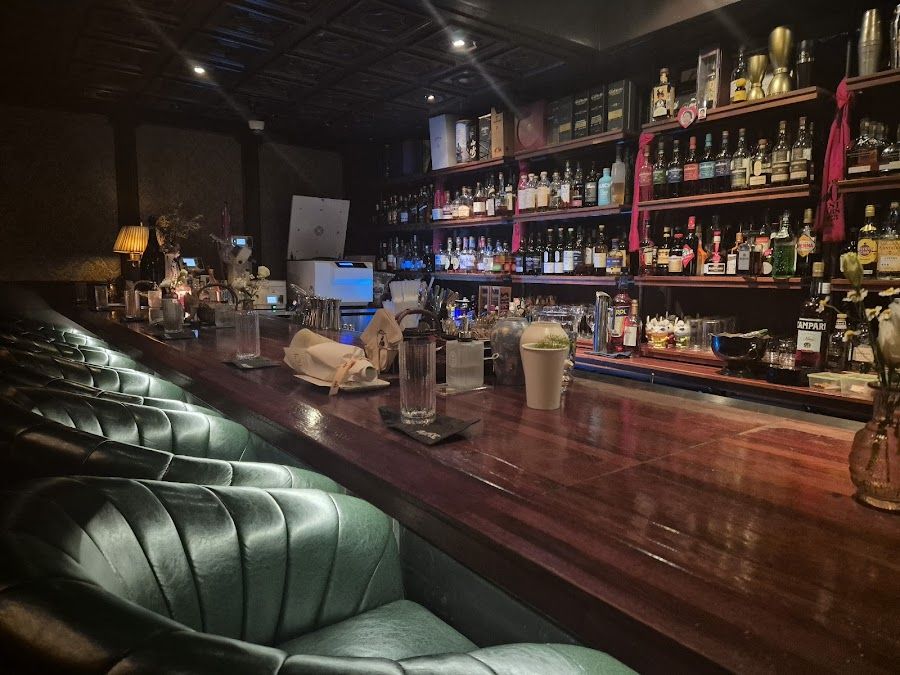 Coobar Hannam atmosphere