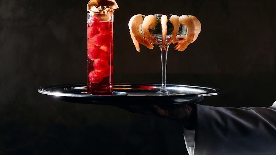 Charles H at Four Seasons Seoul cocktail at the bar