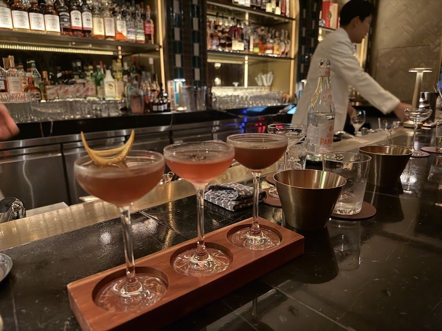 Charles H at Four Seasons Seoul bar service
