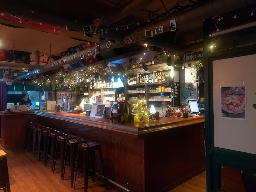 Craftworks Taphouse Itaewon bar service