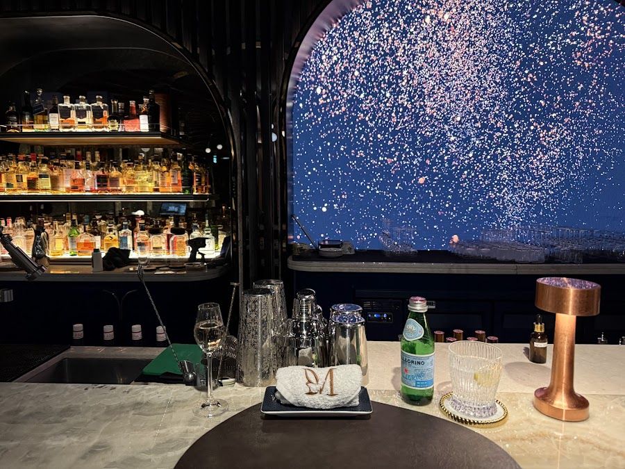Mauz Rooftop Itaewon atmosphere