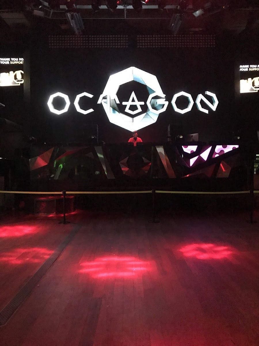 Octagon cocktail at the bar