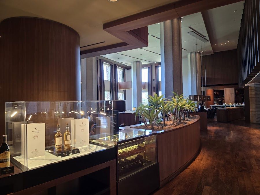 The Library at The Shilla bar service