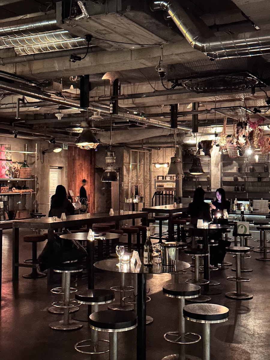 Six Night, Seoul