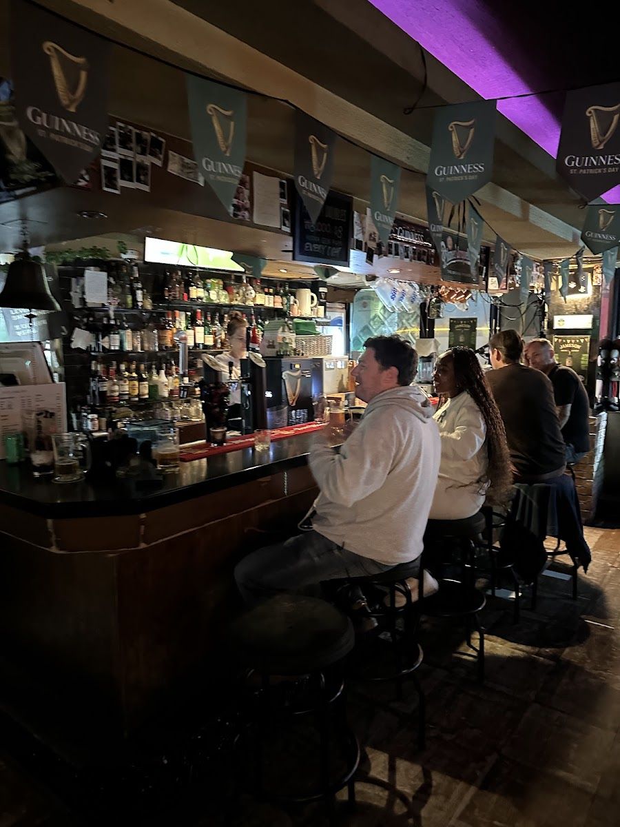 Wolfhound Irish Pub bar service
