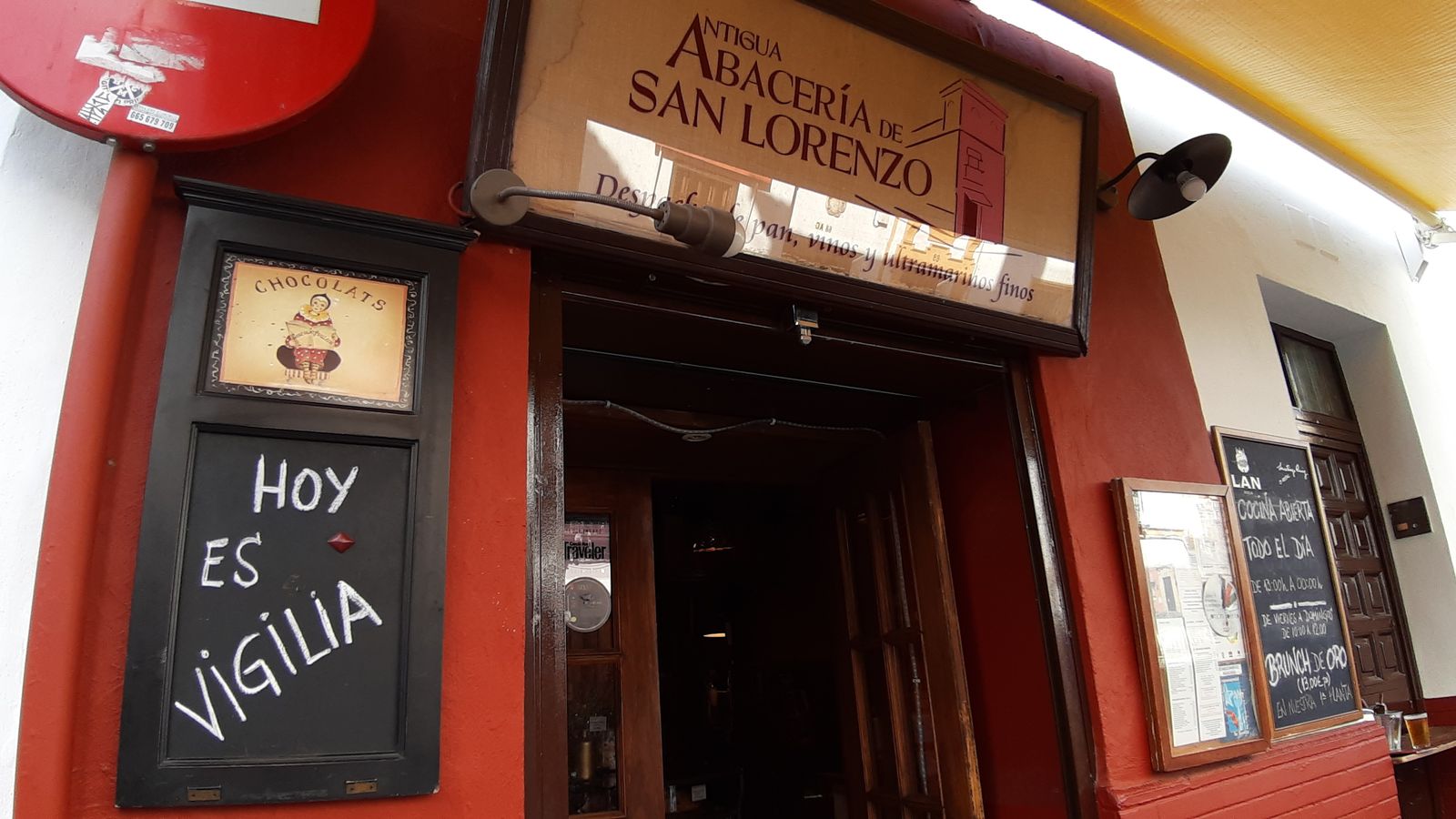 Antigua Abaceria counter seats