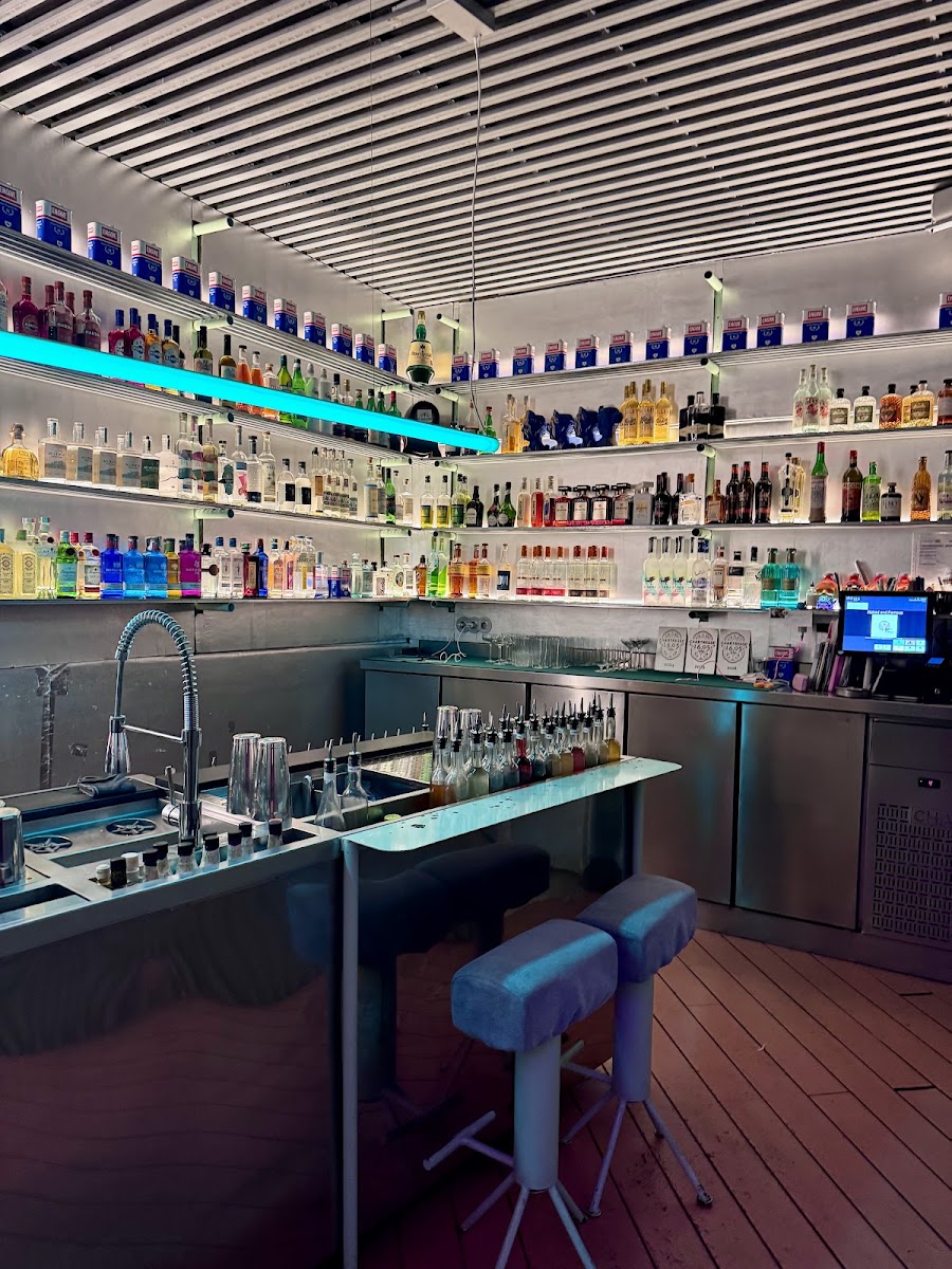 Naked and Famous style: back bar detail